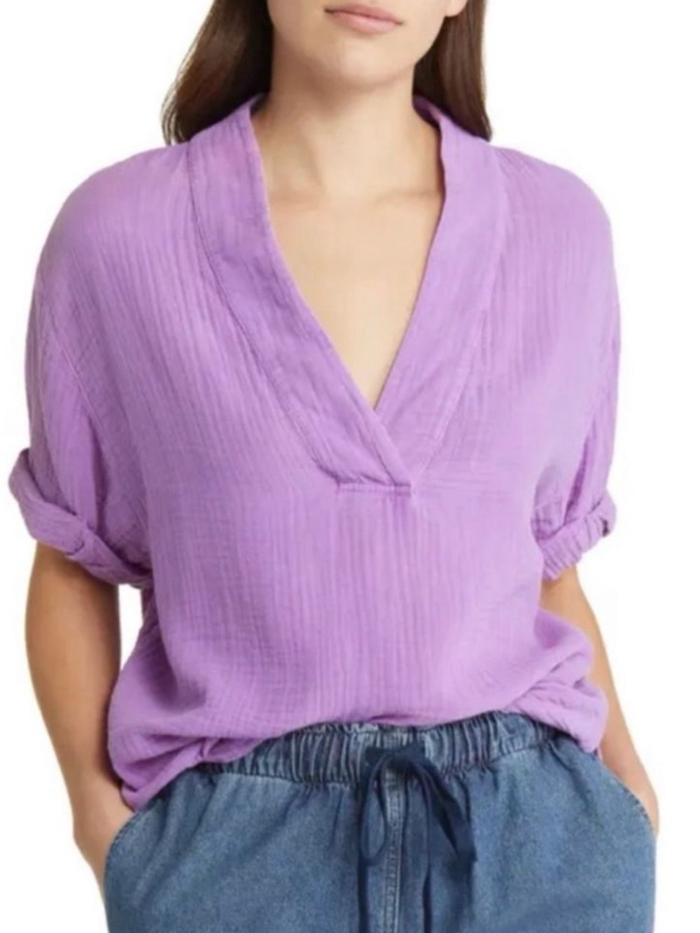 Xirena Lilac V-Necktt Lightweight gauzy Top